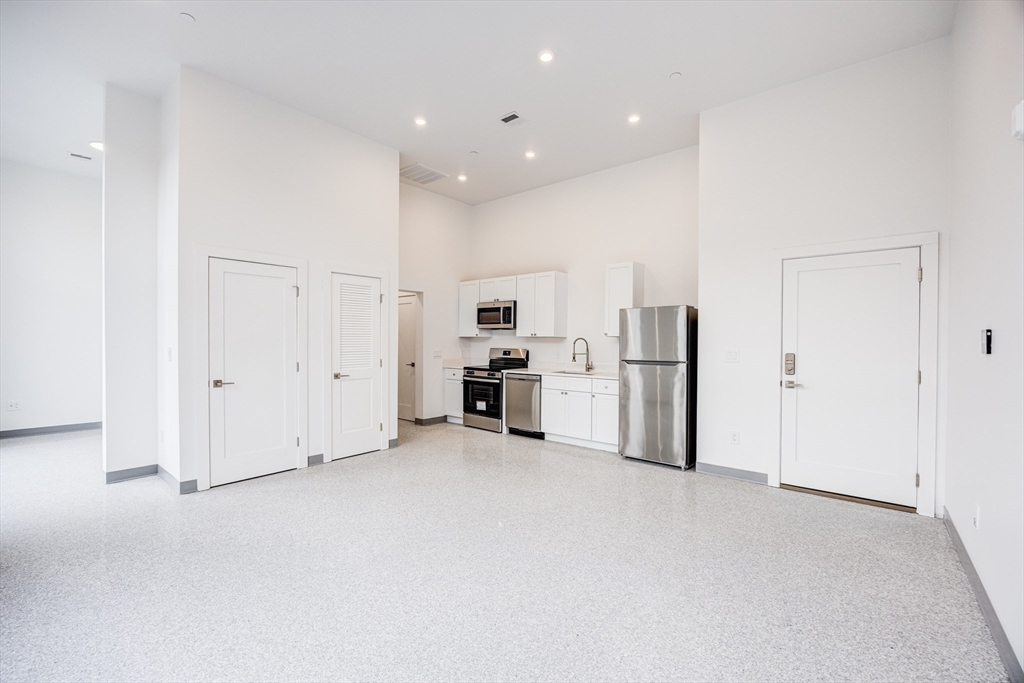 Residential Lease in Lowell 3