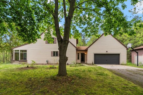 2270 Fonger Street Ne, Rockford, MI, 49341 | Card Image