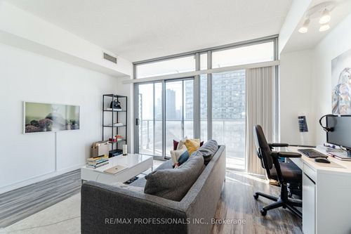 810-103 The Queensway, Toronto, ON, M6S5B3 | Card Image