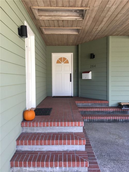 254 Arch St, Laguna Beach, CA, 92651-4032 | Card Image