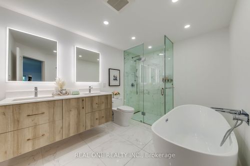 3291 Fieldgate Dr, Mississauga, ON, L4X2H9 | Card Image