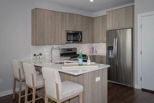 161-300 Sutton Ct, Mount Sinai, NY, 11766-3027 | Card Image