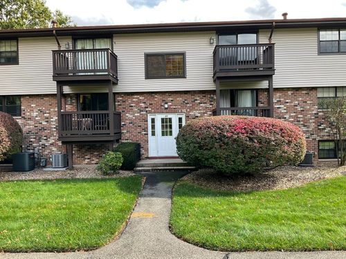 b16-20 Surrey Dr, Newington, CT, 06111-1142 | Card Image