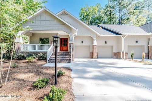 121 Lamplighter Village Dr, Pinehurst, NC, 28374-8264 | Card Image