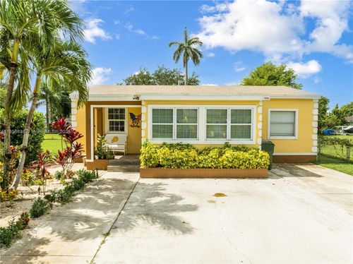 512 Nw 13th St, Homestead, FL, 33030-4236 | Card Image