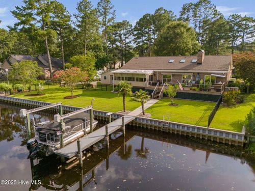 208 Outrigger Rd, New Bern, NC, 28562-8844 | Card Image