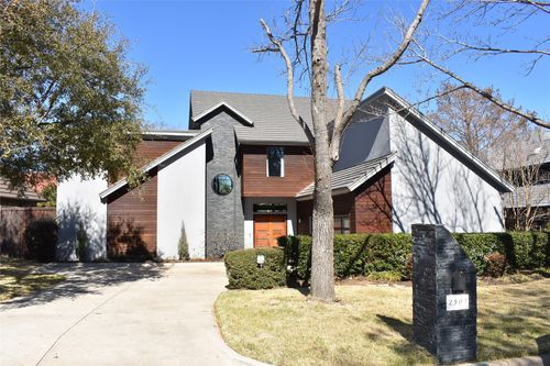 2307 Autumn Oaks Trl, Arlington, TX, 76006-2790 | Card Image