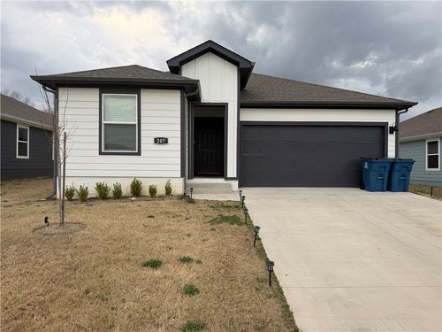 207 Nw Pinwheel St, Gentry, AR, 72734-5131 | Card Image