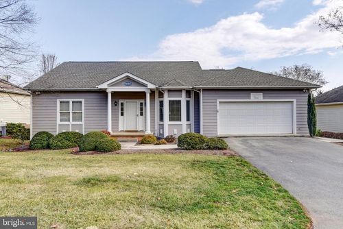 1052 8th Fairway Ln, Huddleston, VA, 24104-3592 | Card Image