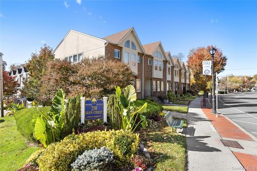 230 Glen St, Glen Cove, NY, 11542-3064 | Card Image