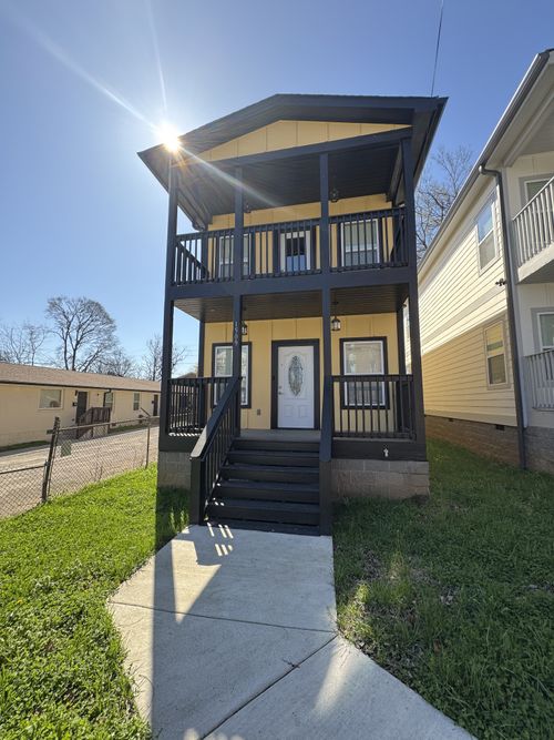1909 Hermosa St, Nashville, TN, 37208 | Card Image