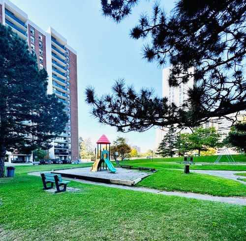 1205-21 Knightsbridge Rd, Brampton, ON, L6T3Y1 | Card Image