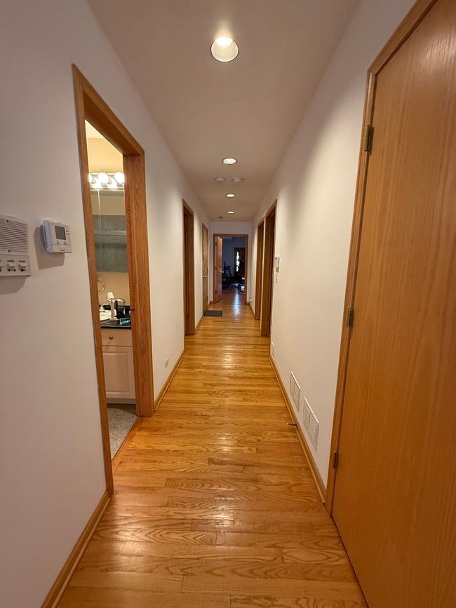 APT-1 - 654 Briar Pl, Condo with 3 bedrooms, 2 bathrooms and 1 parking in CHICAGO IL | Image 5