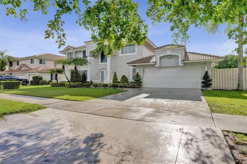 930 Greenbriar Ave, Davie, FL, 33325-6336 | Card Image