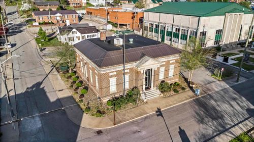 113 S Central Ave, Prestonsburg, KY, 41653-1956 | Card Image