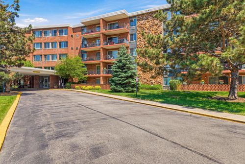 332s-16 E Old Willow Rd, Prospect Heights, IL, 60070-1929 | Card Image