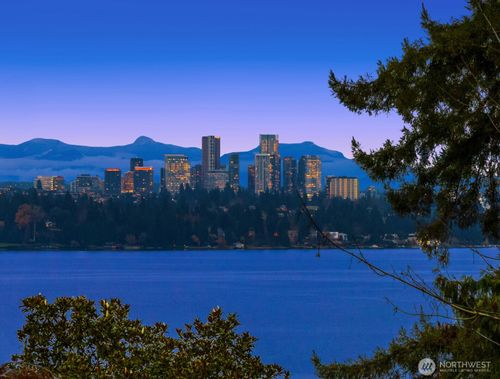 3814 E John St, Seattle, WA, 98112-5008 | Card Image