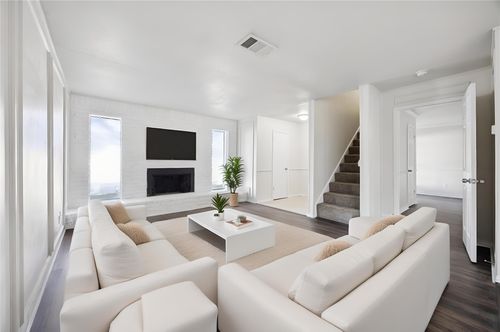 1624 Brown Trl, Hurst, TX, 76054-3704 | Card Image