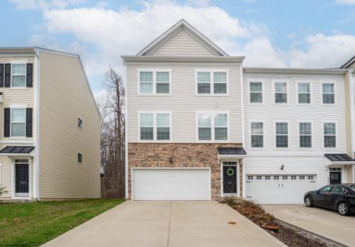 321 Bay St, Morgantown, WV, 26508-1812 | Card Image
