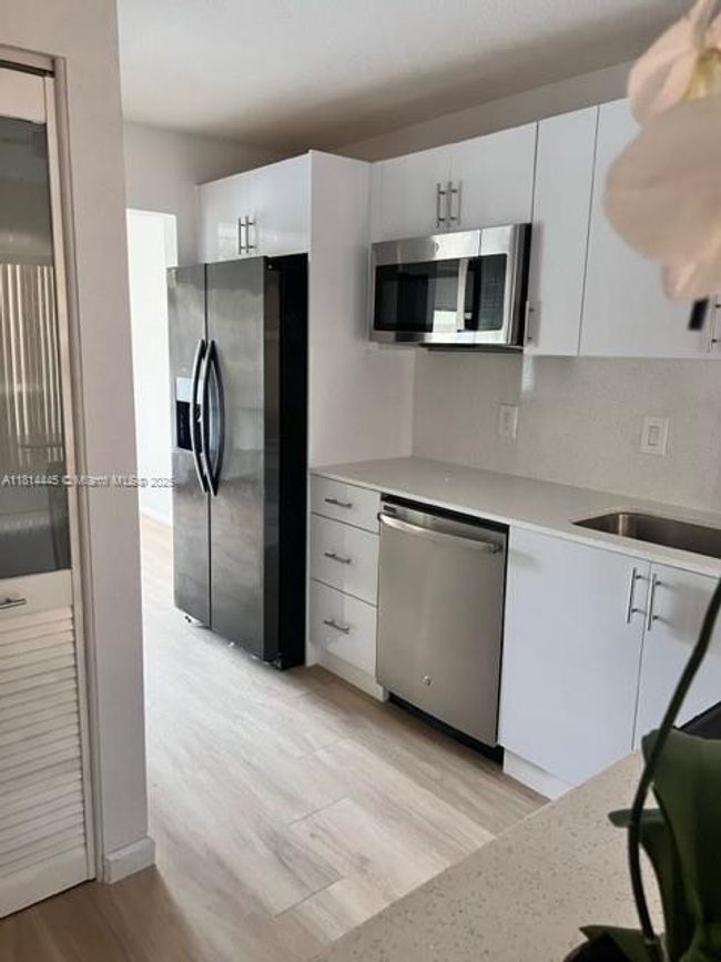 APT-511 - 958 Mockingbird Ln, Condo with 3 bedrooms, 3 bathrooms and null parking in Plantation FL | Image 25