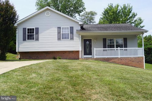 424 Meghann Dr, WOODSTOCK, VA, 22664-1265 | Card Image