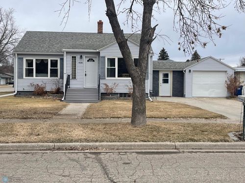 408 Elm Ave, Wyndmere, ND, 58081-4106 | Card Image