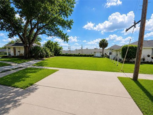 83 Willow Dr, Gretna, LA, 70053-4861 | Card Image