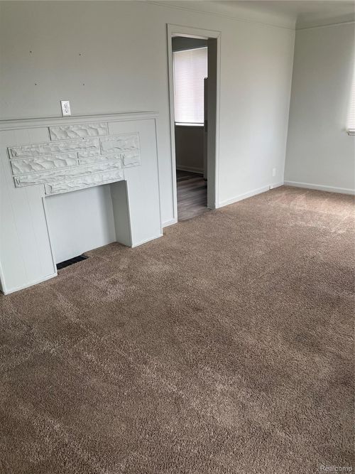 18391 Masonic, Fraser, MI, 48026-3110 | Card Image