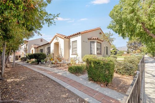 1367 N Mentor Ave, Pasadena, CA, 91104-2425 | Card Image