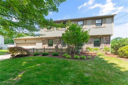 16 Centennial Drive, Poland, OH, 44514 | Card Image