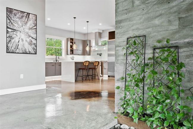 pass through to dining/kitchen | Image 8