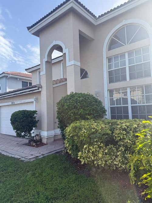10056 Sw 165th Ct, Miami, FL, 33196-1032 | Card Image