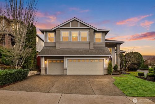 2005 Ne 35th Pl, Renton, WA, 98056-2090 | Card Image