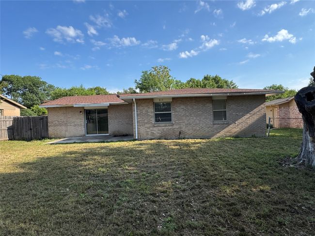 819 Wateka Way, House other with 3 bedrooms, 2 bathrooms and null parking in Richardson TX | Image 5
