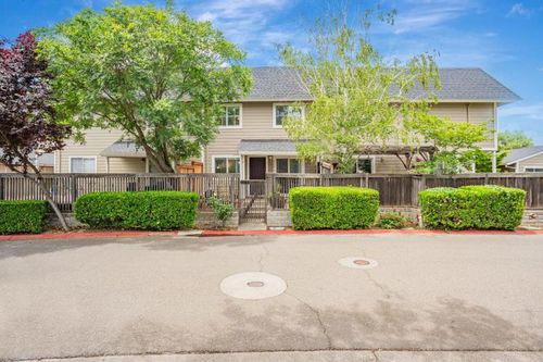 3090 Woods Cir, Davis, CA, 95616-2680 | Card Image