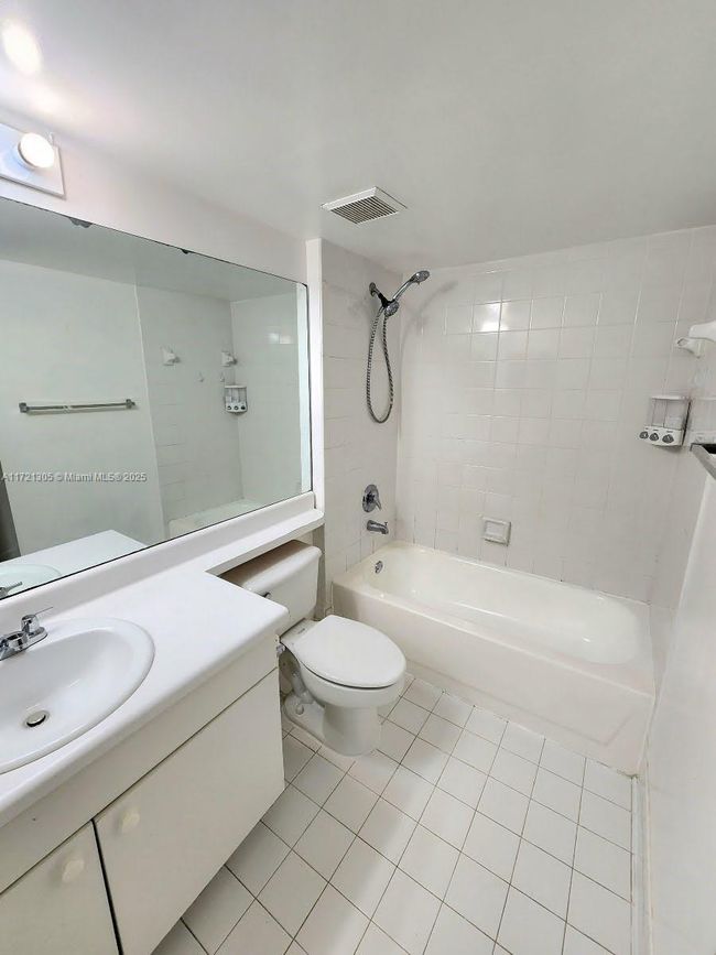 APT-129 - 2600 S University Dr, Condo with 3 bedrooms, 2 bathrooms and null parking in Davie FL | Image 20