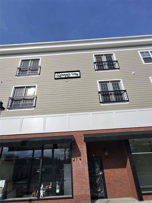 21 north Willam N William St, Pearl River, NY, 10965-2316 | Card Image