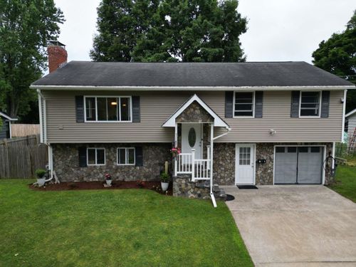 71 Venus Ave, Burlington, VT, 05408-1914 | Card Image