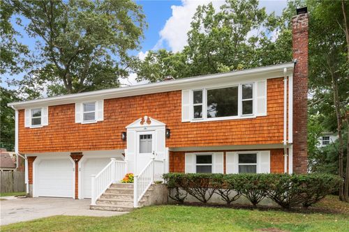 6 Acre Ave, Barrington, RI, 02806-2702 | Card Image
