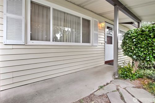 12684 Se 161st St, Renton, WA, 98058-5325 | Card Image