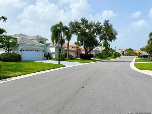 3198 Se Carrick Green Ct, Port Saint Lucie, FL, 34952-6042 | Card Image