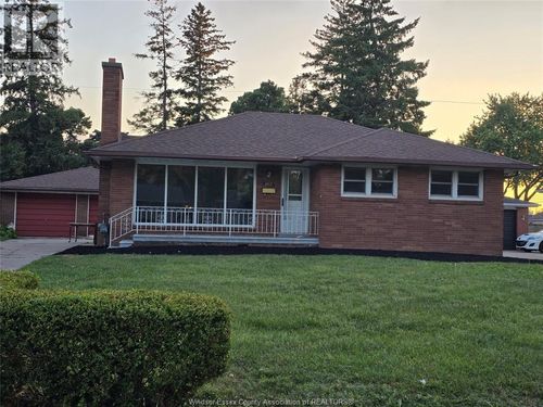2417 Dandurand Blvd, Windsor, ON, N9E2E1 | Card Image