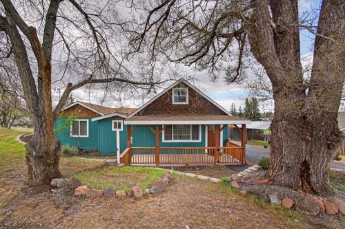451 Se C St, Madras, OR, 97741-1752 | Card Image