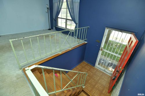 3711 W Creighton Ter, Peoria, IL, 61615-2502 | Card Image