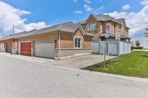 20 Forest Run Boulevard, Vaughan, ON, L4K5J8 | Card Image