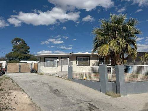 6120 Chelsea Cir, Las Vegas, NV, 89107-1412 | Card Image