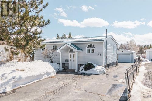 24 Vaillancourt Cres, Chelmsford, ON, P0M1L0 | Card Image