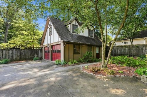 826 Mentelle Dr Ne, Atlanta, GA, 30308-1612 | Card Image