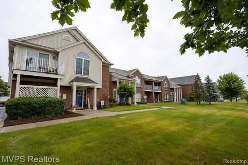 228-28300 Adler Park Dr S, Chesterfield, MI, 48051-2341 | Card Image