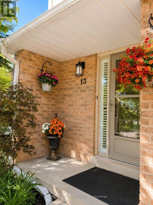 13-115 Avenue Rd, Richmond Hill, ON, L4C9N2 | Card Image